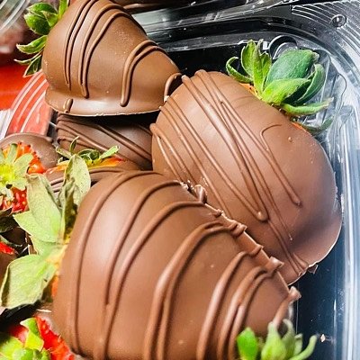 One Dozen Chocolate Covered Berries 