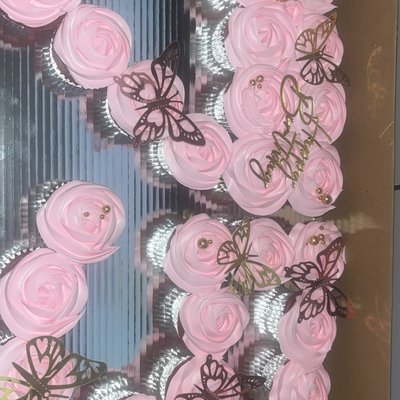 24 Ct Cupcake cake