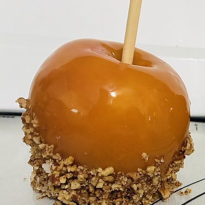 The Sweet Harvest "Sugarfoot" Caramel Apple