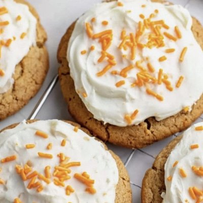 Carrot cake w/ Cream Cheese Frosting 
