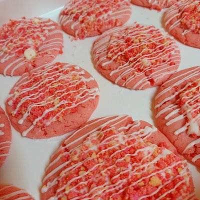 Cookies (Chocolate Chip, Brown Butter Chocolate Chip, Red Velvet, Chocolate Chip Red Velvet, Red Velvet Oreo, Cookies And Creme, Strawberry Lemonade, Strawberry Crunch, Lemon Crunch