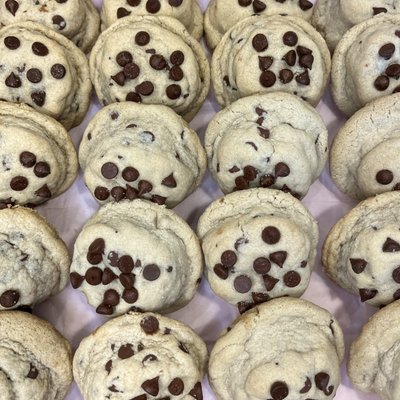 GF & Vegan Jumbo Chocolate Chip Cookies