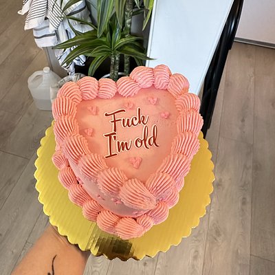 5” Vintage Heart Cake Serves 4-6 People