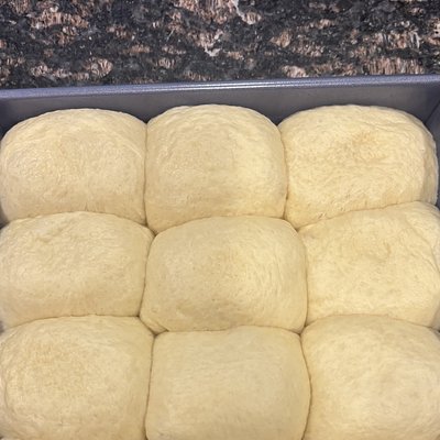 18 Fluffy Dinner Rolls 