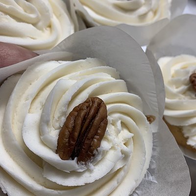 Dozen Of Cream Cheese Cupcakes 