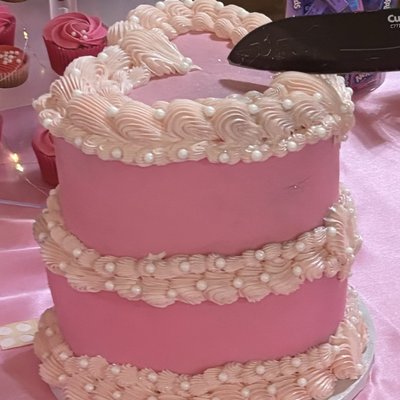 2 Tier Heart Cake (6in & 8in)