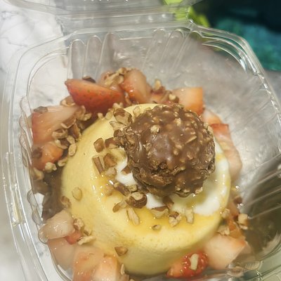 Mini Cheesecakes And Flan 