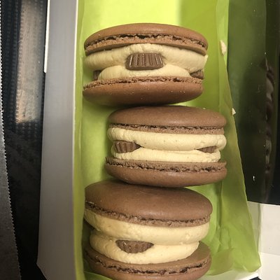 Chocolate And Peanut Butter Macaron