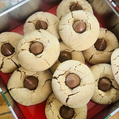 Peanut Butter Blossom Cookies