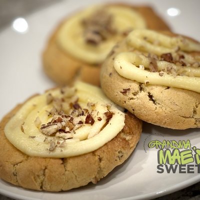 Dozen: Butter Pecan
