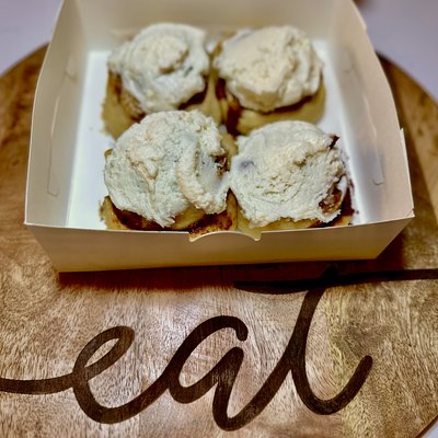 Cinnamon Rolls 