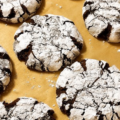 Chocolate Crinkle Cookie