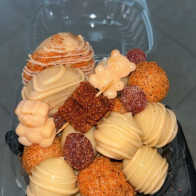 Small Tajin & Chamoy Candied Grapes Tray
