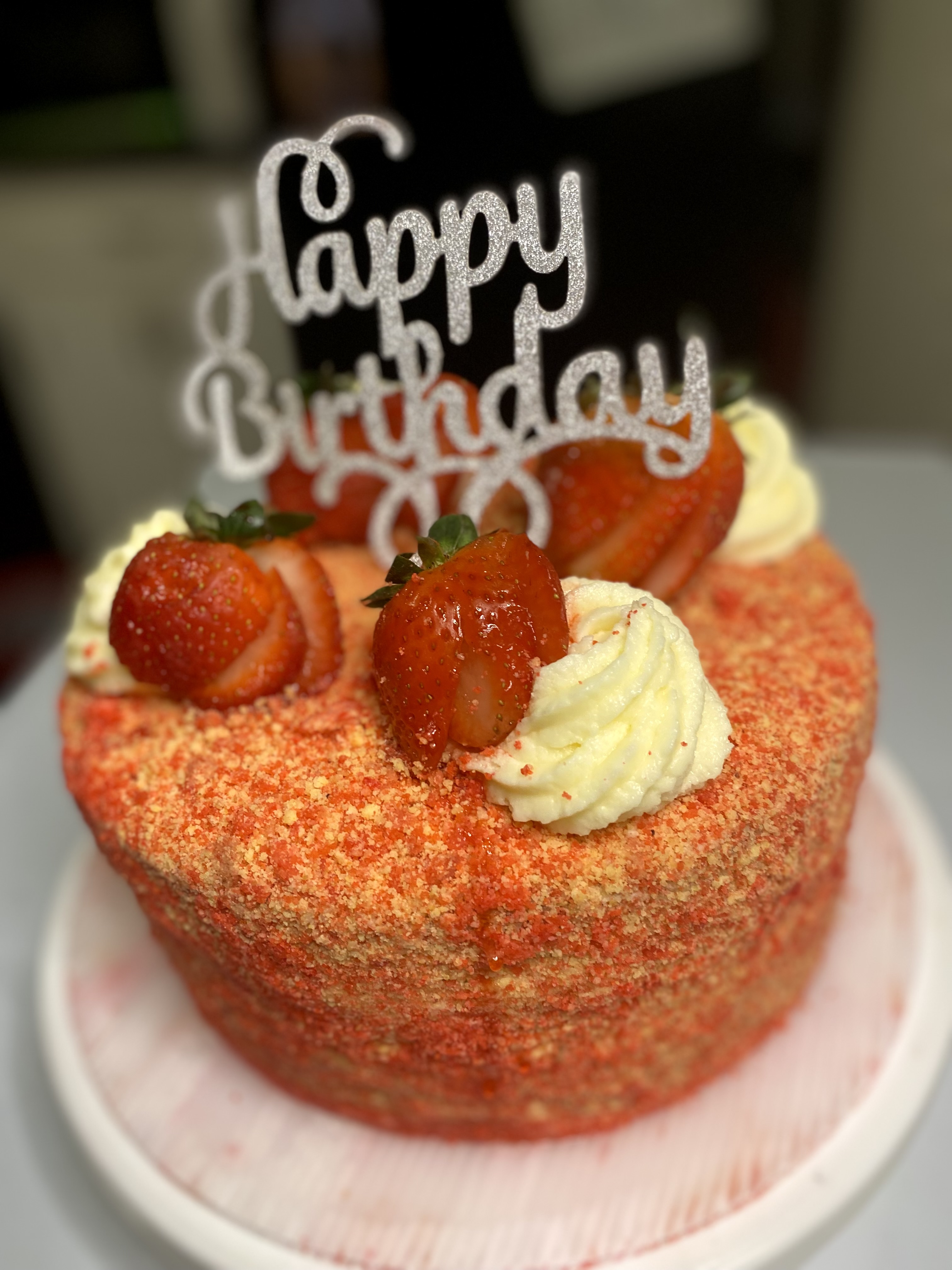 8” Crunch Cake 