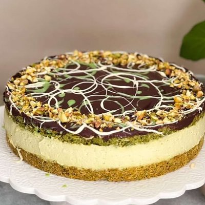 9” Dubai Chocolate Cheesecake 