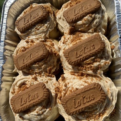 6ct Biscoff cinnamon rolls With cookie Butter Cream Cheese Icing