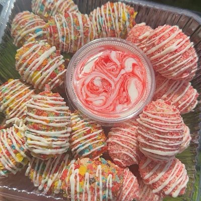 Crunch Grape W/ Strawberry Cheesecake Dip 