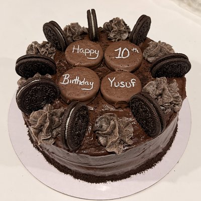 8 In Chocolate Cake  With Oreo filling 