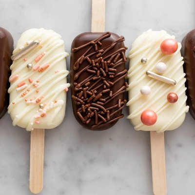Cakesicles 