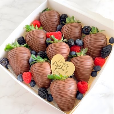 #5 A BERRY BERRY BOX