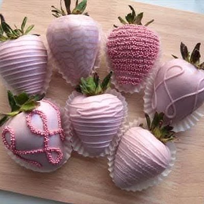Chocolate covered Strawberries (dipped)