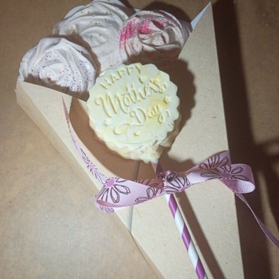 Meringue Pop Bouquet