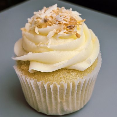 Coconut Cream Cupcakes (6-Pack)