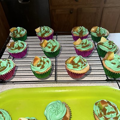 Caramel Apple 🍏 Cupcakes