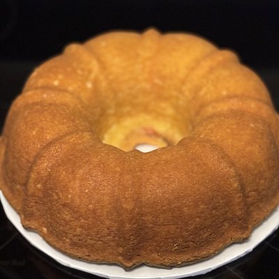 Strawberry N Cream Liqueur Pound Cake