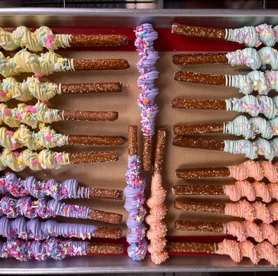 Chocolate Caramel Dipped Pretzels 
