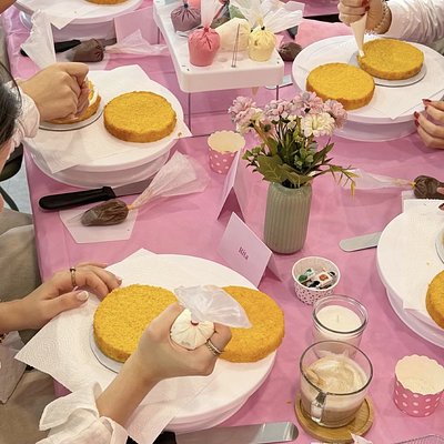 Sweet Memories Cake Decorating Class