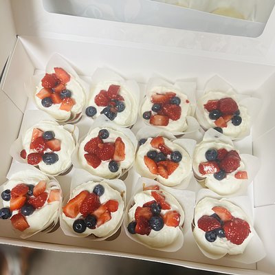 Dozen Chantilly Cupcakes