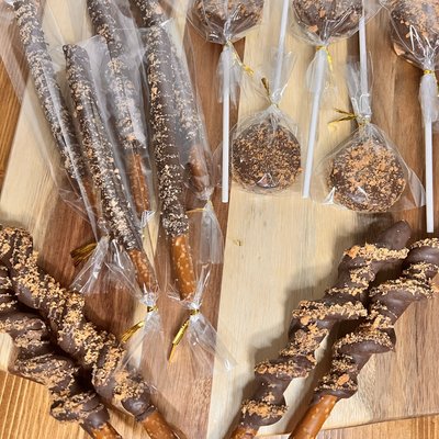 Caramel Chocolate Dipped Pretzel Rods
