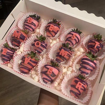 Box Of 12 Strawberries 