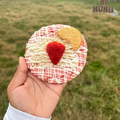 Strawberry Crunch Cookie