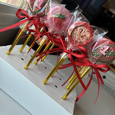 Detailed Cake Pops