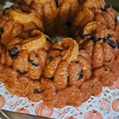 Chocolate Chip Pumpkin Bundt Cake