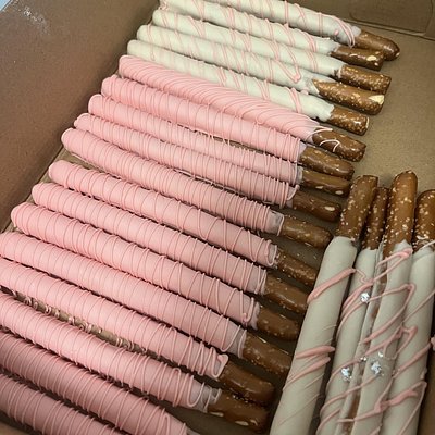 Dozen Dipped Pretzels 