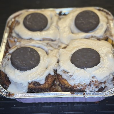 Thin Mint Cinnamon Rolls (4 Pack)