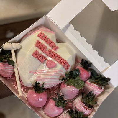 Breakable Heart w Treats  