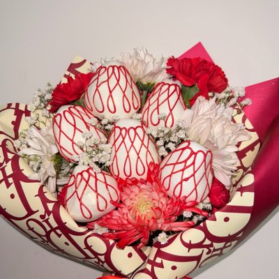 6 Chocolate Strawberry Bouquet