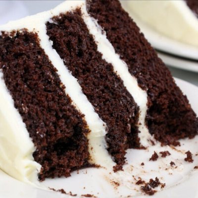Chocolate Cake & Vanilla Buttercream 8"