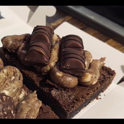 Large Kinder Bueno Brownie 