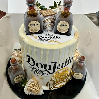 8in Triple Layer Cake ( Liquor Bottles ) 