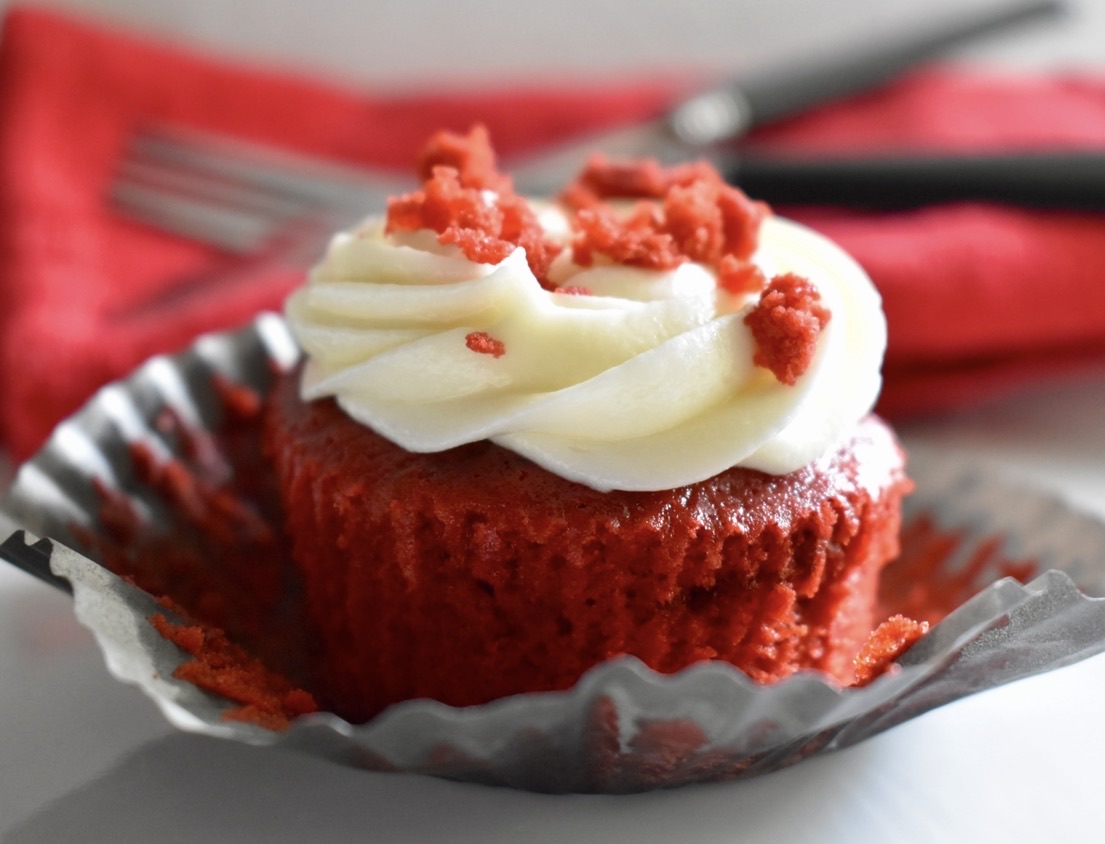 THE BEST Red Velvet Cupcakes