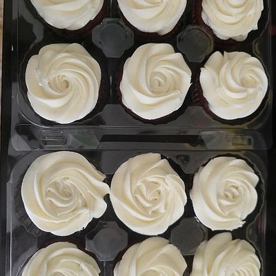 Carrot Cake Cupcakes - (6 Count)
