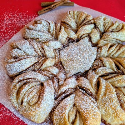 Cinnamon 10 Inch Star Bread - Regular Or Vegan