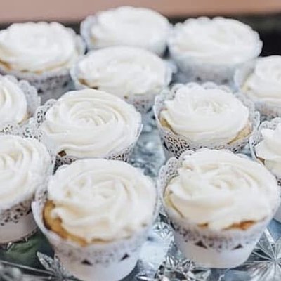 Classic Vanilla Cupcakes