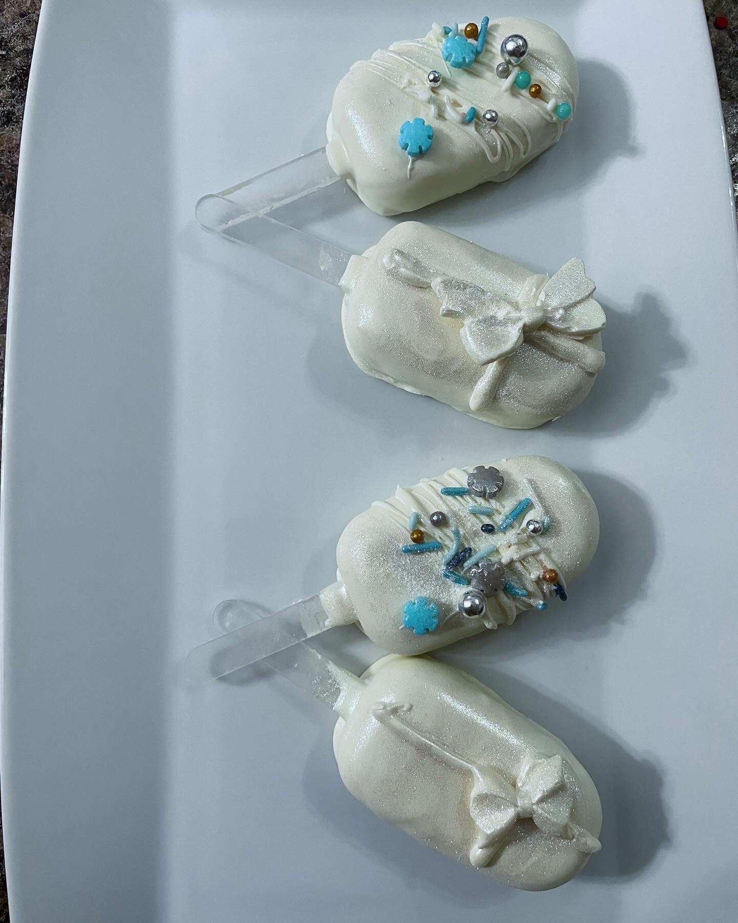 Dozen Cakesicles