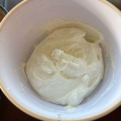 Vanilla whipped cream